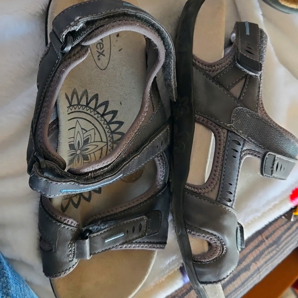 Aetrex Womans Gray Sandals